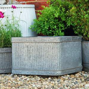 Jardinière galvanisée en profondeur avec une construction robuste, idéale pour les arbustes, les arbres, les fleurs et le jardinage potager - Product Image 5