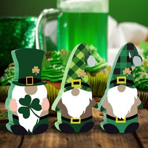 Décorations de la Saint-Patrick : 3 pièces de décorations de table en bois scandinave, motif Tomte, trèfle porte-bonheur, pour fêtes et événements - Product Image 4