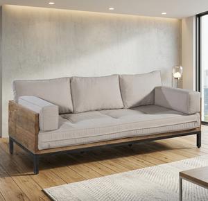 Canapé Arga moderne en bois massif et structure en fer robuste, rembourrage en mousse écologique, trois places, pour hall d'hôtel de luxe - Product Image 1