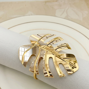 Anneaux de serviette en métal faits à la main avec finition argent antique pour les dîners formels et les occasions spéciales - Product Image 2