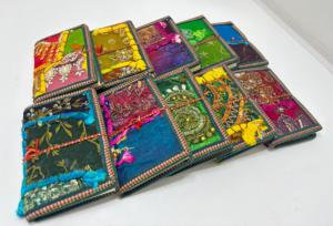Carnets en soie de sari à design personnalisé imprimé, vente en gros, faits à la main, en papier de coton recyclé, journaux vintage reliés en tissu, cadeau - Product Image 3