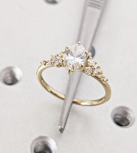 Anillo de Diamante Ovalado Sintético Cultivado en Laboratorio, Estilo Étnico, Chapado en Oro de 18K, Certificado IGI, para Compromiso o Aniversario, para Mujer - Product Image 3