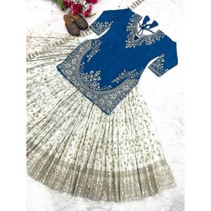 Accessoires Ethniques de Designer Nouveau Style Fantaisie Vêtements de Fête Lehenga Top Autres Vêtements de Fête Collection - Product Image 3