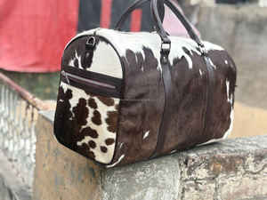 Bolsa de Viaje de Cuero Vacuno Refinado Estilo Western con Pelo, Lujosa Bolsa de Gimnasio con Cierre de Cremallera, Portátil LHDB-0175 - Product Image 3