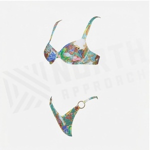 Conjunto de bikini de 2 piezas con estampado para mujer, con anillos y diseño hueco, top tipo bandeau y parte inferior tipo tanga - Product Image 3