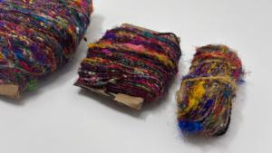 Hilo de Seda de Sari Reciclado en Bola, Multicolor, Hilado a Mano para Tejer, Crochet y Manualidades Textiles - Product Image 5