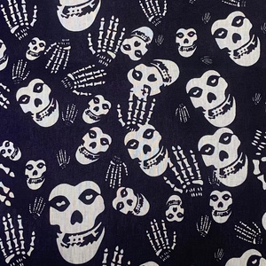 Bandana en Soie Douce Personnalisable avec Logo, Motif Gothique Rose et Toile d'Araignée, Idéal pour Halloween, Fêtes et Costumes - Product Image 3