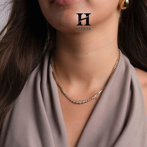 Collar de tenis con engaste de bisel graduado para mujer, oro de 14K, cadena de tenis con diamantes de corte brillante redondo, joyería fina de lujo con moissanita - Product Image 3