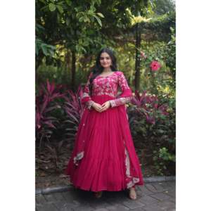 Robe de mariée jacquard avec dupatta à sequins - Product Image 6