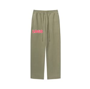Pantalones de chándal de felpa de color liso para mujer, cintura media, con cordón, corte regular, largo completo, estilo casual para otoño, con logo en la pierna derecha - Product Image 2
