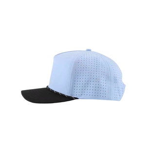 Gorra de Golf Ligera Personalizada de Dos Tonos con Orificios Cortados con Láser, Estructurada de 5 Paneles, Cierre a Presión, Logotipo Bordado en 3D, 100% Poliéster - Product Image 4