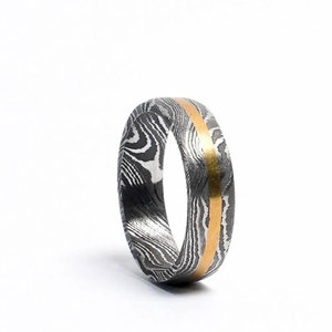 Anillo de Acero de Damasco Hecho a Mano, Joyería Artesanal Tradicional para Aniversario de Bodas y Regalo - Product Image 1