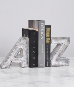 Porte-livres en métal texturé avec lettres A-Z, décoration pour la maison et le bureau, article de vente en gros - Product Image 1