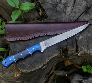 Couteau à filet en acier damas forgé à la main de 12 pouces |   Couteau de chasse personnalisé avec manche en bois de Pakka, embouts en laiton et étui - Product Image 1