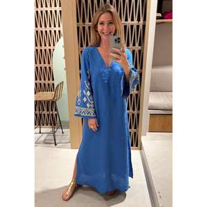 เดรสยาวทรงโบฮีเมียน แขนพอง สีน้ำเงินรอยัล ปักลาย คอวี ผ้าฝ้าย 100% เป็นมิตรกับสิ่งแวดล้อม พิมพ์ลายดอกไม้ ทรงหลวม - Product Image 1