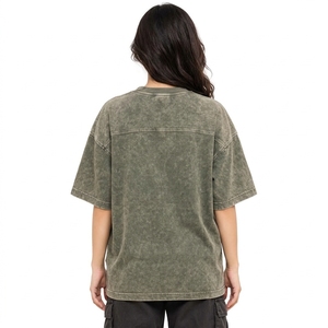 เสื้อยืดโอเวอร์ไซส์ผู้หญิงแบบย้อมสีเอซิดวอช ผ้าฝ้ายใส่สบายสำหรับทุกวัน เสื้อยืดโอเวอร์ไซส์ผู้หญิงแบบย้อมสีเอซิดวอช เหมาะสำหรับการเดินทางและการสวมใส่ในชีวิตประจำวัน - Product Image 2