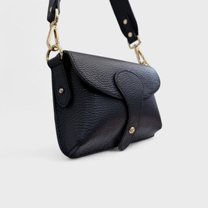 Bolso Cruzado Pequeño de Cuero Genuino Hecho a Mano Royaa Negro con Asa Superior y Correa Ajustable para Uso Diario - Product Image 3