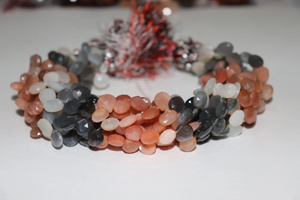 Multi Moonstone Faceted Heart Shape Beads Briolette 8,5-9mm 10 pulgadas Side Cut Heart Wholesale - Product Image 3