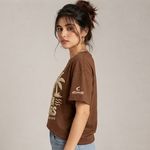 T-shirt imprimé pour femmes, haut décontracté à imprimé graphique, tissu en coton léger et respirant pour l'été, à porter au quotidien - Product Image 5
