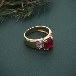 Bague en or jaune 18 carats avec diamant de laboratoire CVD taille émeraude 5,445 carats, bijoux de luxe, fabricant OEM ODM - Product Image 5