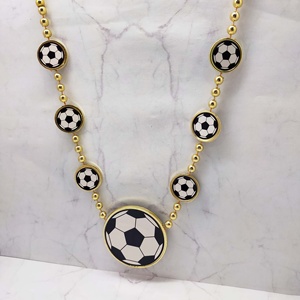 Collar de cuentas de fútbol americano - Diseño de Touchdown estilo Score - Colgante dorado vibrante para días de partido y fiestas - ¡Anima a tu equipo favorito! - Product Image 4