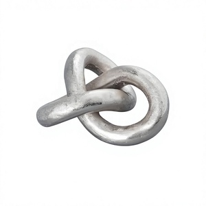 Chaîne de liaison en métal argenté, design scandinave moderne, en aluminium sculpté à la main, avec nœuds en bois naturel, écologique, pour l'inauguration de la maison - Product Image 1