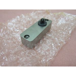 2 AMAT 0040-32252 LUGGER, LID, RPS - อุปกรณ์และชิ้นส่วนเซมิคอนดักเตอร์มืออาชีพที่เชื่อถือได้ระดับโลก - Product Image 1
