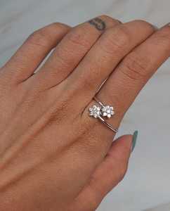 Anillo con Clúster de Diamantes Cultivados en Laboratorio de 0.28 CT en Oro de 18K para Mujer |   Anillo de Novia Moderno con Certificado IGI |   Joyería de Moda de Lujo - Product Image 4