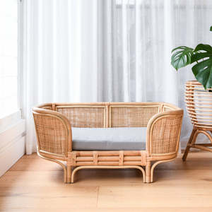 Canapé pour chien en rotin artisanal avec accoudoirs hauts et coussin, lit pour animaux de compagnie en osier, chaise longue pour chat, mobilier d'intérieur pour animaux, décoration de la maison - Product Image 3
