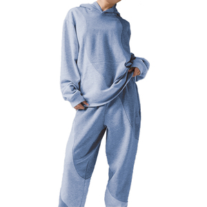Sweat à capuche surdimensionné style athlétique pour femmes avec détail d'épissage - Product Image 3