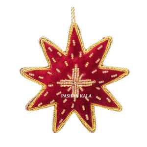 Adorno Navideño Blanco con Cuentas y Forma de Estrella, Bordado Zari de la Mejor Calidad, Hecho a Mano con Cuentas, Decoración para Fiestas - Product Image 6