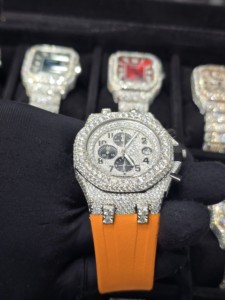 Reloj de Pulsera con Correa de Goma Naranja, Oro Rosa de 18K, Cristal de Zafiro, Esfera Analógica con Diamantes Moissanite, Movimiento de Cuarzo, Diseño Personalizado de Lujo - Product Image 3