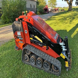 Cargadora Compacta Profesional Ditch Witch con Motor Diésel y Garantía de 2 Años - Alta Eficiencia - Product Image 4