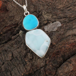 Colgante de Plata de Ley 925 con Baño de Platino, Engaste Vintage, con Turquesa Larimar Azul Natural, Joyería Unisex de Alta Gama, Venta al por Mayor - Product Image 2