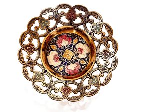 Cuenco Decorativo de Latón con Borde Floral Ornamentado, Acabado Dorado, Diseño de Esmalte Multicolor, Decoración Tradicional India para el Hogar, Ideal para Regalo - Product Image 5