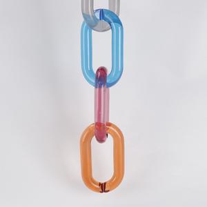 Arte en resina decorativo. El nuevo diseño colorido de eslabones de cadena de resina, disponible en tamaño grande y pequeño, y con posibilidad de personalizar el logotipo. - Product Image 1