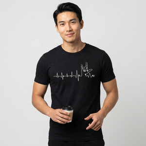 เสื้อยืดแขนสั้นสีดำสำหรับผู้ชาย พิมพ์ลายหัวใจร็อคแฮนด์ คอโอ ผ้าฝ้ายเจอร์ซีย์ ทรงพอดีตัว สไตล์ลำลอง - Product Image 4