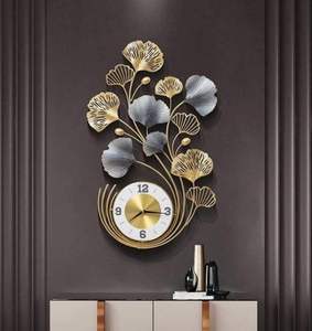 Horloge murale en métal doré de qualité supérieure, fabriquée à la main, élégante et luxueuse, pour la décoration du salon, de la chambre ou du bureau, à prix avantageux. - Product Image 6