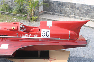 Modèle de bateau rapide en bois italien fait main FER.RA.RI HYDROPLANE X LARGE SIZE 320 cm, finition peinte et polie, taille personnalisée, prêt pour la télécommande - Product Image 4