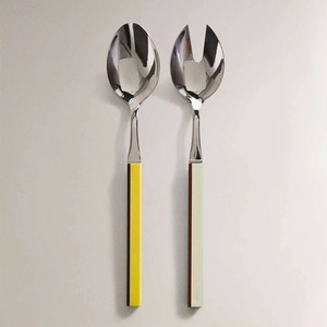 Fabriqué en métal de haute qualité, l'ensemble de couverts offre une durabilité exceptionnelle, résistant à la flexion, à la rouille et à l'usure quotidienne. - Product Image 4