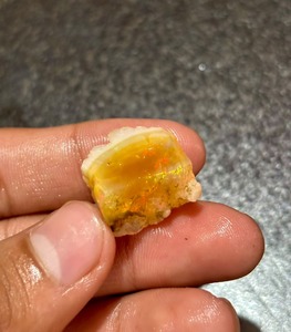 Mehrajuddin Gems Opale de feu Welo d'Éthiopie naturelle, 20,45 carats, pierre brute non montée, pierre de naissance d'octobre, troisième pierre de naissance, pour la fabrication de bijoux - Product Image 3