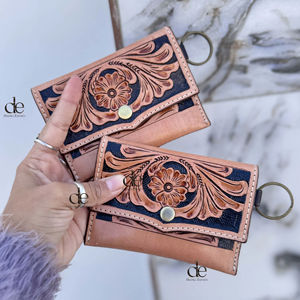 Nouveau concepteur usiné à la main sculpture petite taille porte-monnaie élégant multi-usages cuir occidental beau Design Offre Spéciale sac à main - Product Image 1