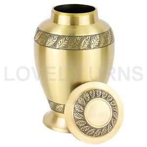 Urna de Latón Grabada con Hojas Doradas para Cenizas de Cremación, Capacidad de 200 Pulgadas Cúbicas, Estilo Americano - Product Image 5