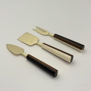 Nouvel arrivage : Ensemble d'outils à fromage en acier inoxydable avec manche en résine, finition dorée, lot de 3, idéal pour les fêtes, mariages, cadeaux, à prix raisonnable - Product Image 6