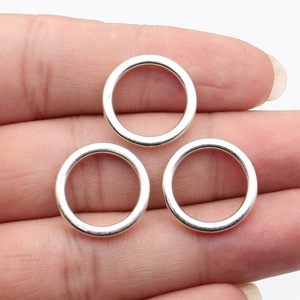 Conector de Anillo Circular Cerrado Liso de 19x19x2.4mm, Aleación de Zinc Plateado Antiguo para Macramé y <span class=keywords><strong>Atrapasueños</strong></span> - Product Image 1