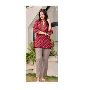 Breathable Cotton Printed <b>Kurti</b> for Summer Wear Home Wear Professional Wear and Daily Activities at Wholesale Price - Product Image 1