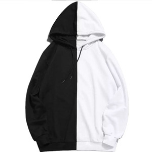Sudadera con Capucha Personalizada con Logotipo, Negra y Blanca, Unisex, Corte Regular, Estilo Urbano, Forro Polar, 100% Algodón, con Bolsillo - Product Image 1