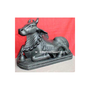 Elegante Estatua de Nandi de Mármol Blanco con Acabado Fino y Artesanía, Diseñada por un Diseñador Indio para la Decoración de Templos - Product Image 4