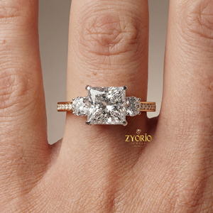Anillo de Compromiso de Moissanita con Corte Cojín de 2.64ct, Anillo de Plata de Tres Piedras con Moissanita Redonda Lateral, Anillo Nupcial para Boda y Fiesta - Product Image 5