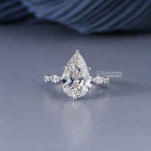 Anillo de Moissanita de Corte Marquesa de Lujo para Mujer, Plata de Ley S925, Joyería de Compromiso y Boda, Detalles en Forma de Pera y Redondos, 5.13ct - Product Image 1